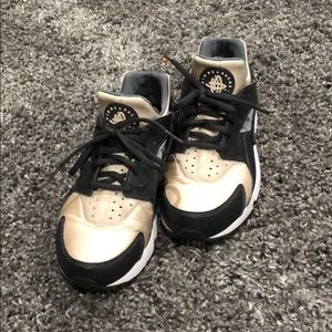 Women’s Nike huaraches